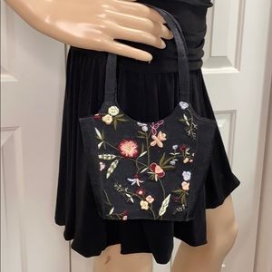 Black flower handbag snap closure